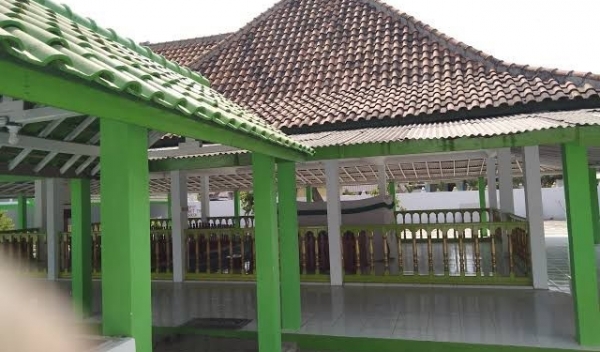 MTs Mafatihul Huda Padakaton Ziarah Makam Syaikh Ahmad Badawi Ketanggungan